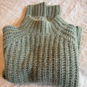 Green Vince Sweater Size S